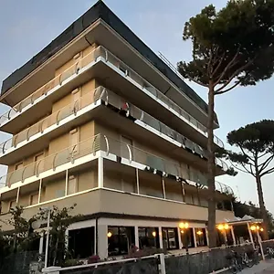 *** Hotel Marbella Italia
